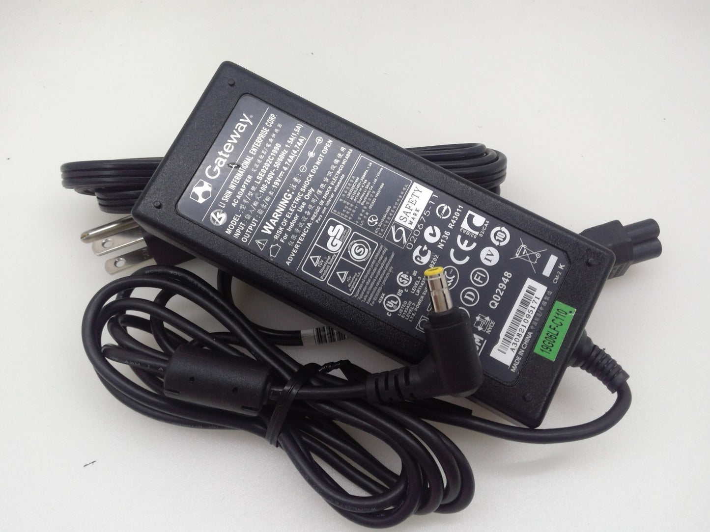 Genuine Gateway Li Shin LSE0202C1990 AC Adapter Charger 19V 4.74A Tip 5.5*2.5mm