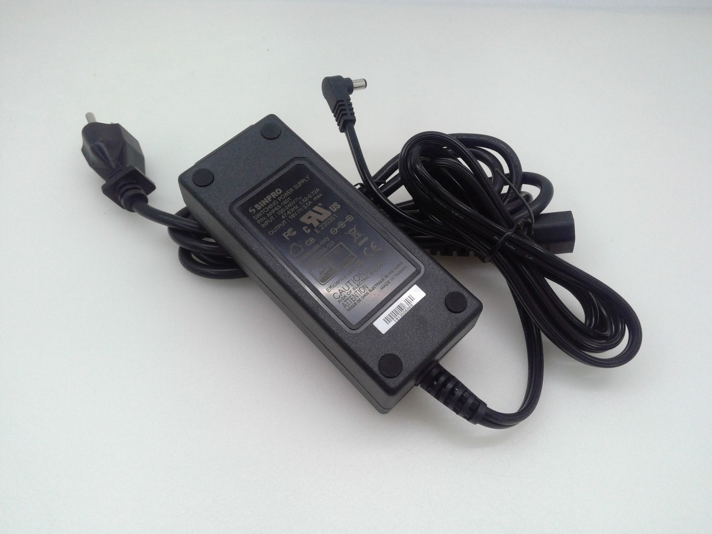 Genuine Sinpro AHP63-1601 Switching Power Supply Adapter 18V 3.5A Tip 5.5x2.1mm