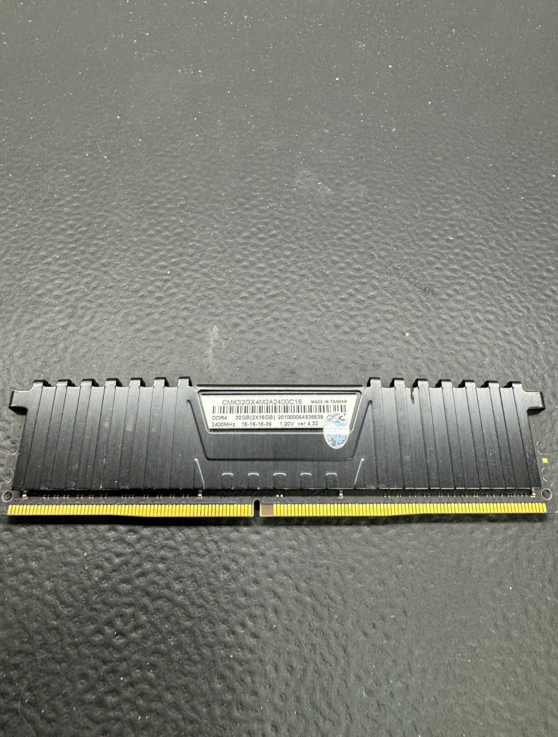 Corsair Vengeance 16GB (1x16GB) DDR4 2400MHz Ram Memory CMK32GX4M2A2400C16