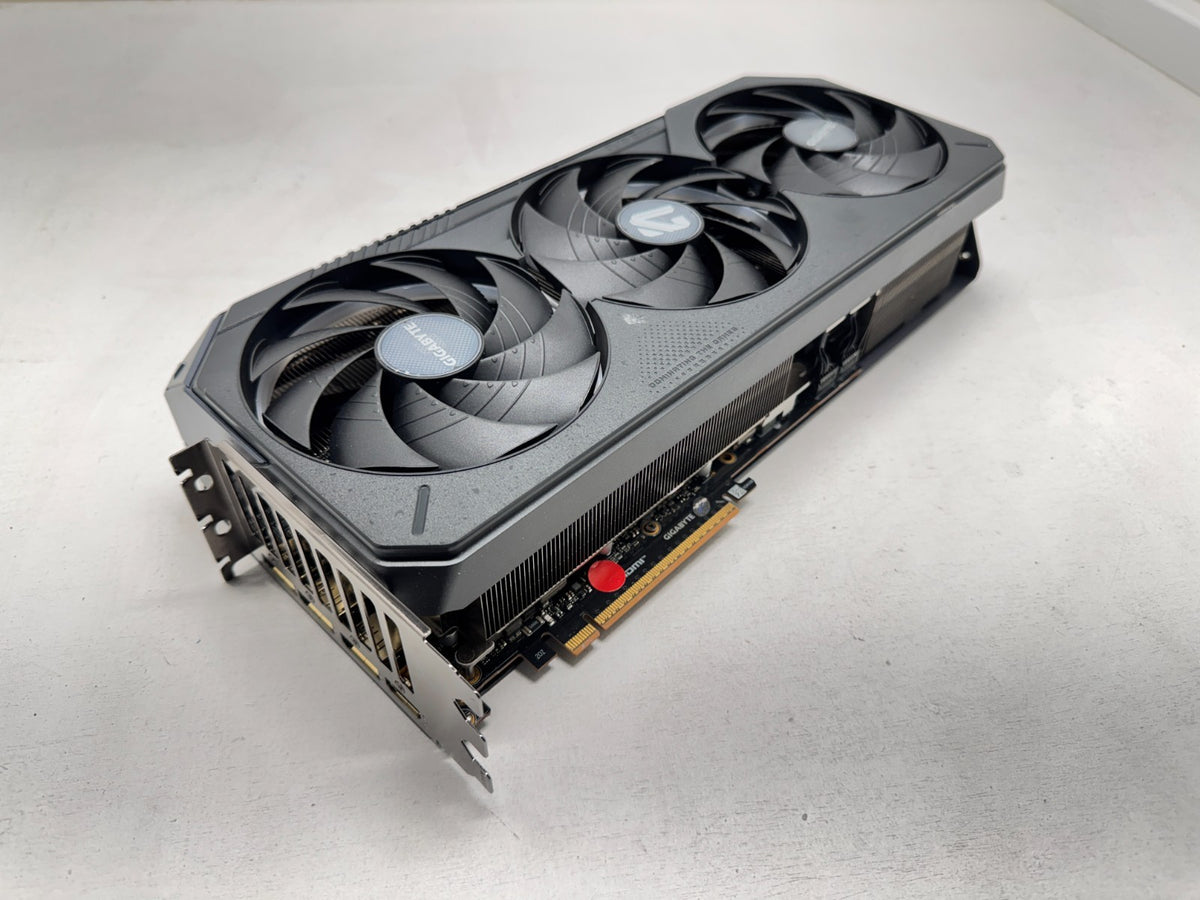 GIGABYTE GeForce RTX 5090 (no core no VRAM) FAN chassis PCB heatsink