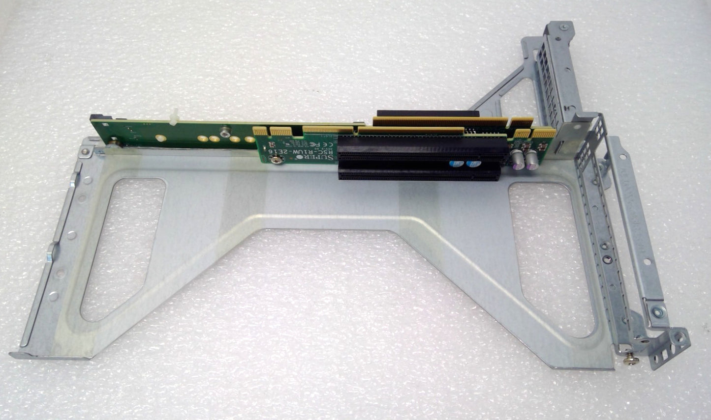 Supermicro RSC-R1UW-2E16 Riser Card/RSC-UMR-8 Module Combination W/01-SC81962