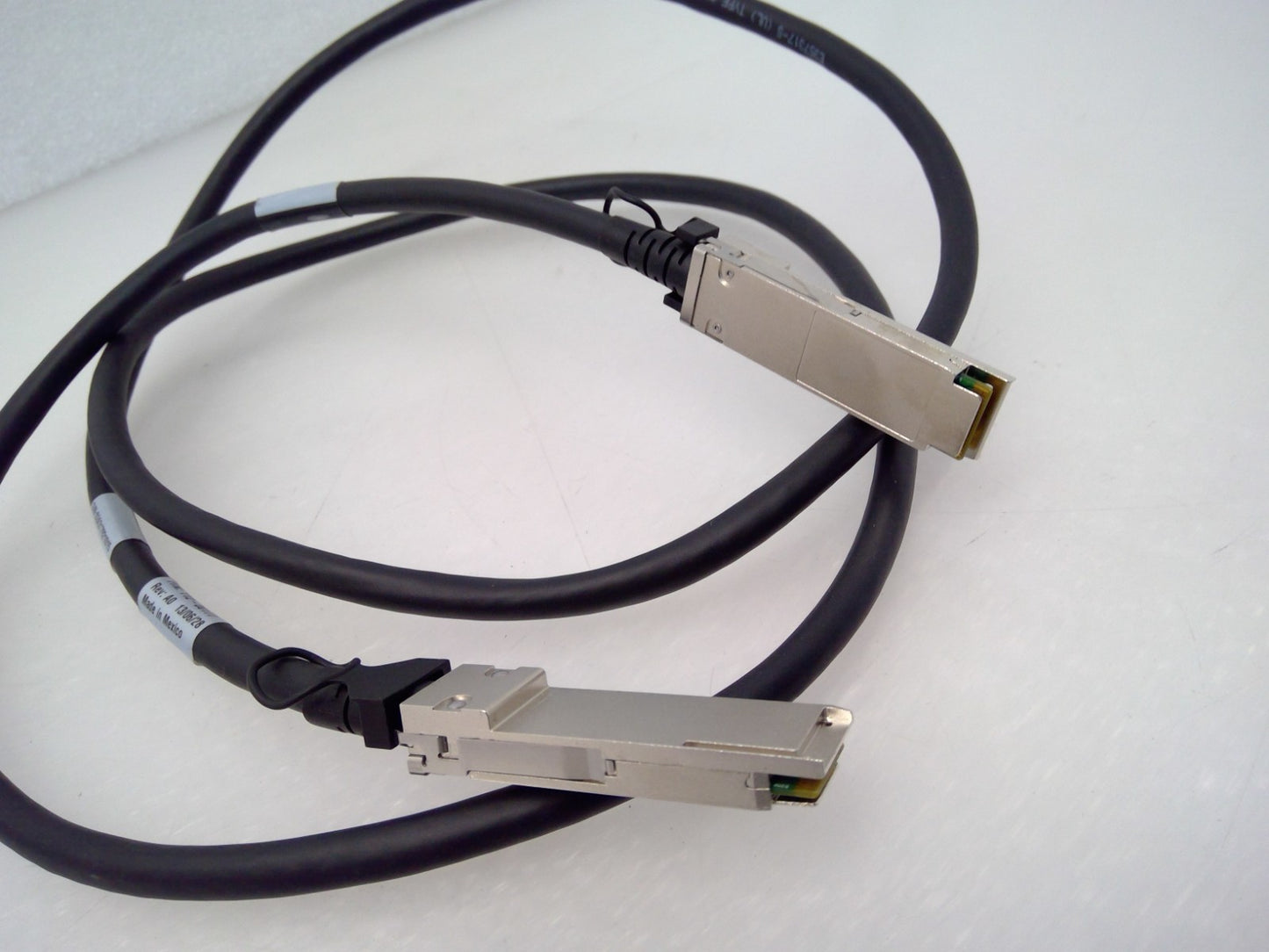 NetApp 112-00177 Data Cable QSFP28-QSFP28 SAS 2m 26AWG CL2