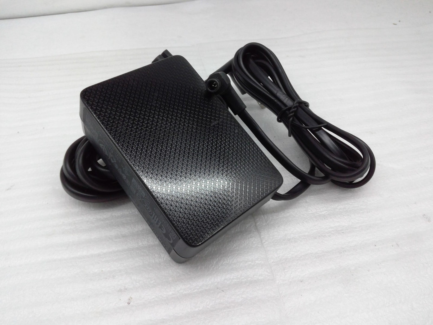 OEM Samsung 59w AC Power Adapter A5919_DPN/A5919_DPNS W/ Power Cable 19V 3.10A