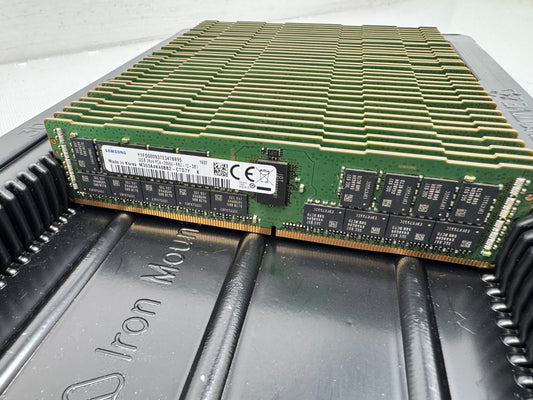 lot of 32 Samsung  32GB DDR4-2666V Memory (M393A4K40BB2-CTD7Y) RDIMM - Tested