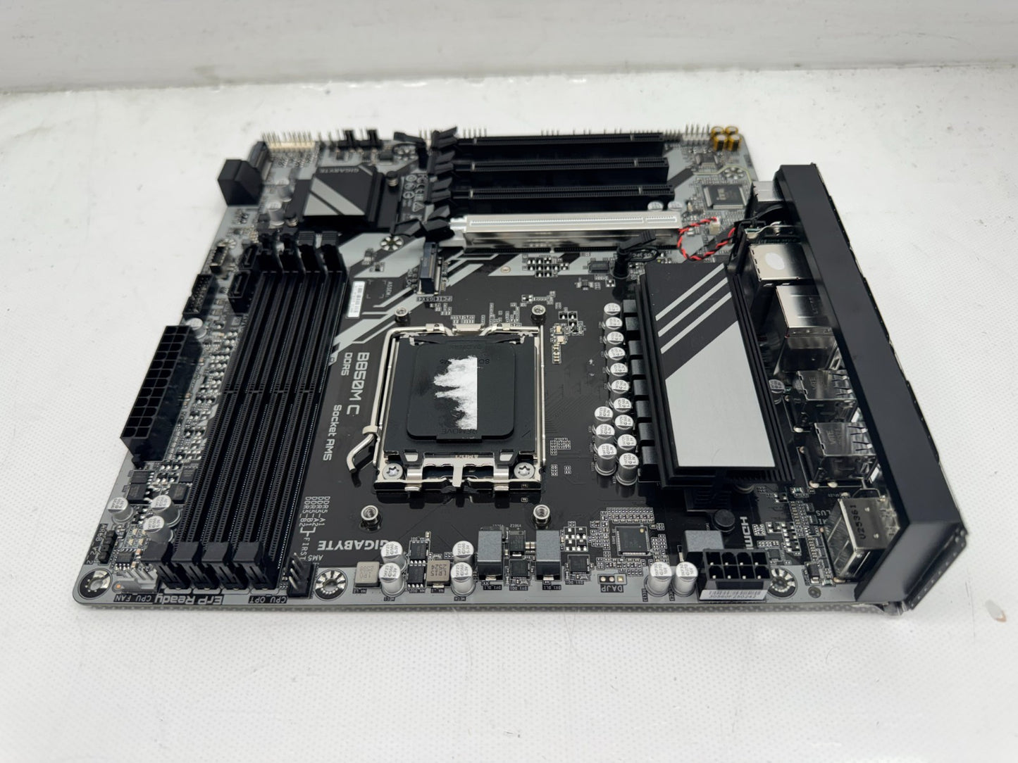 GIGABYTE B850M C AMD AM5 Motherboard mATX PCIe 5.0 x16 slot