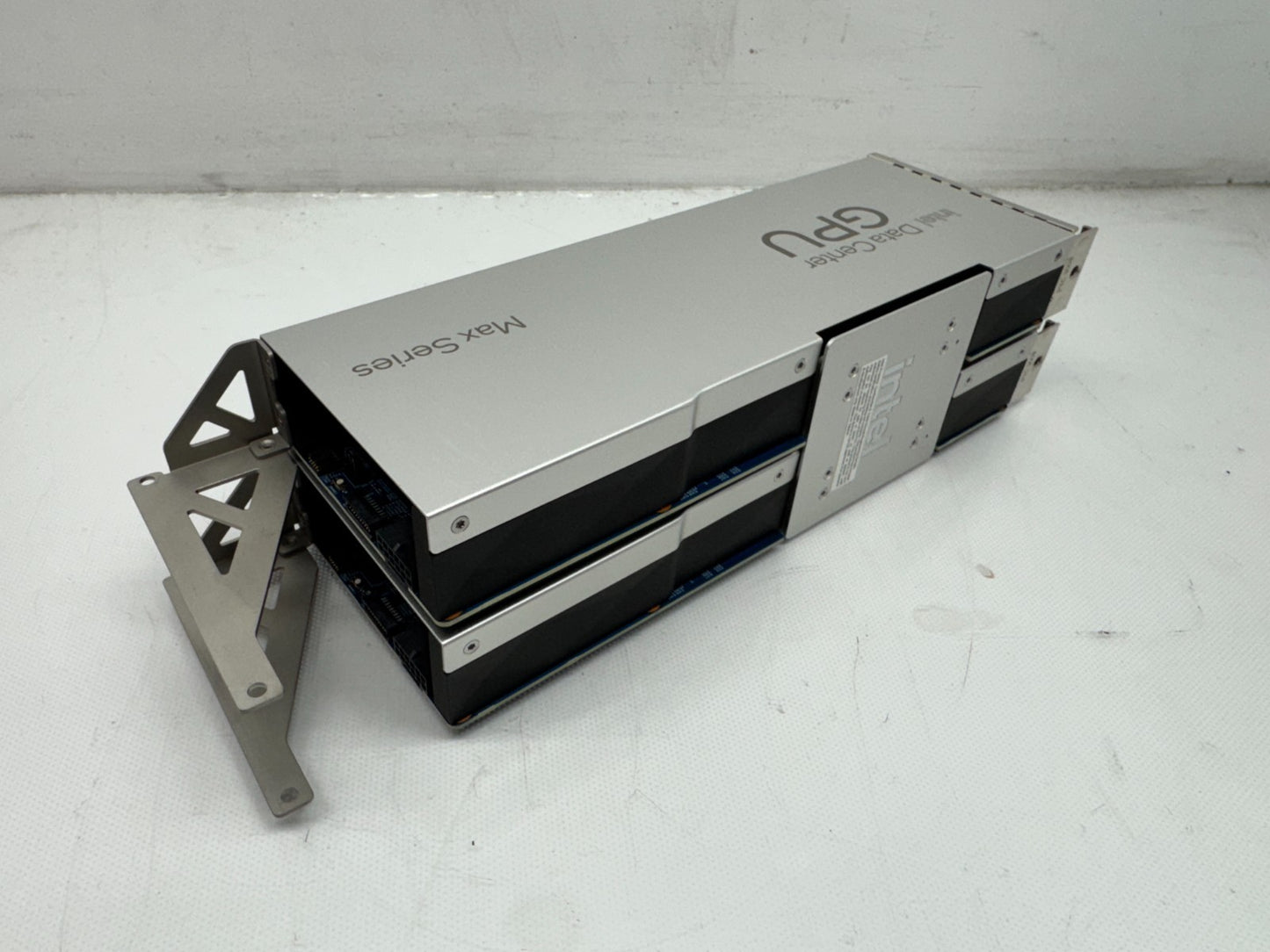Dual Intel Data Center Max 1100 48GB HBM2e 300W PCIe5 x16 GPU W/brige M50151-308