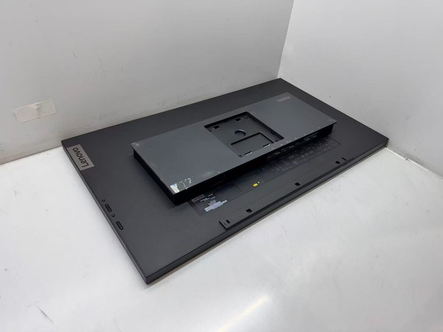Lot of 2 Lenovo P27h-20 27" QHD LED Monitor With 2 monitor Stand (No Screws)