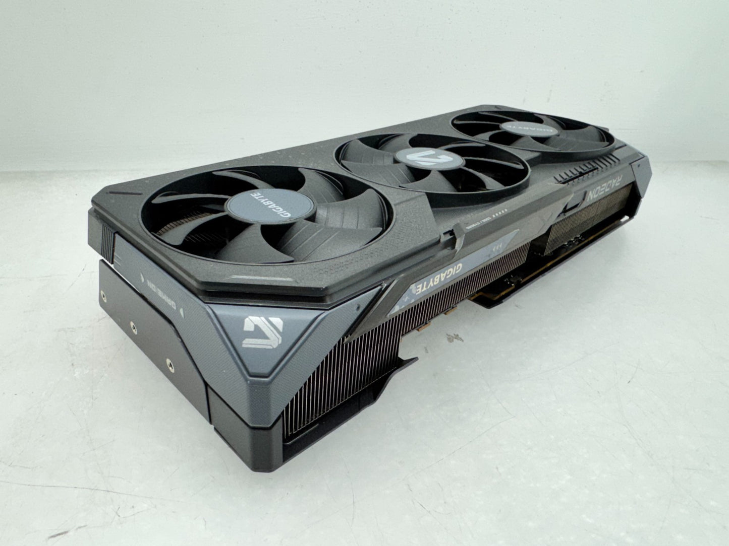 GIGABYTE Radeon RX 9070 XT GAMING OC 16G GDDR6 Graphics GV-R9070XTGAMING OC-16GD