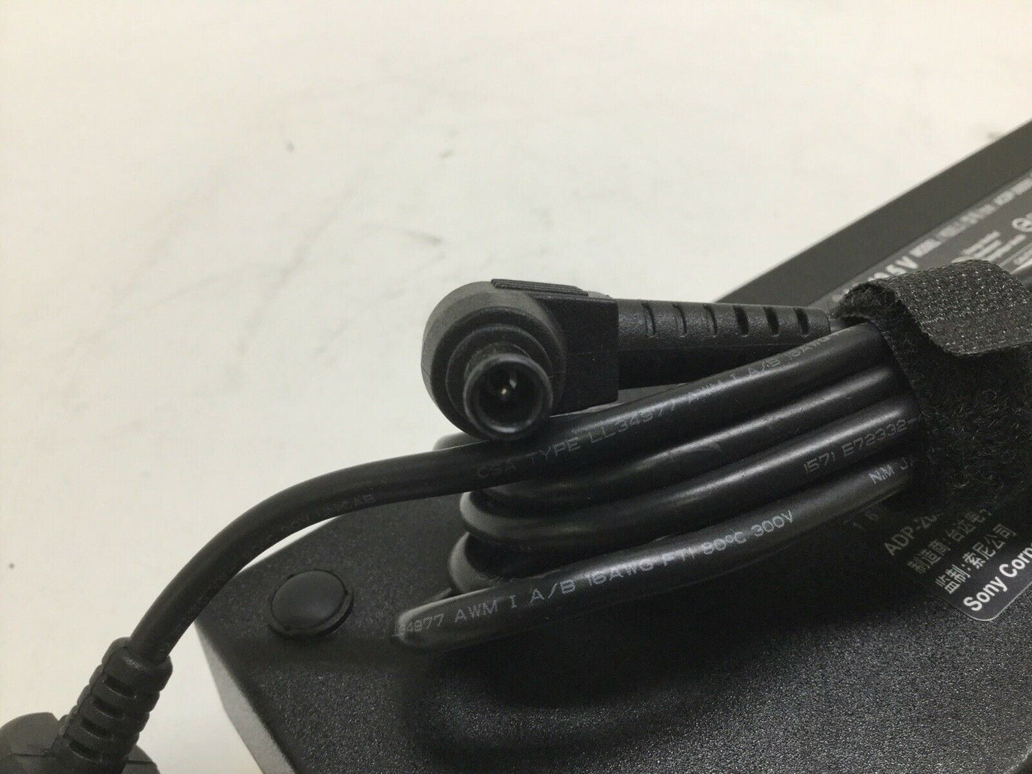 Original Sony TV XBR-55X900E 19.5V 10.26 A AC Adapter (ACDP-200D02) 1-493-326-11