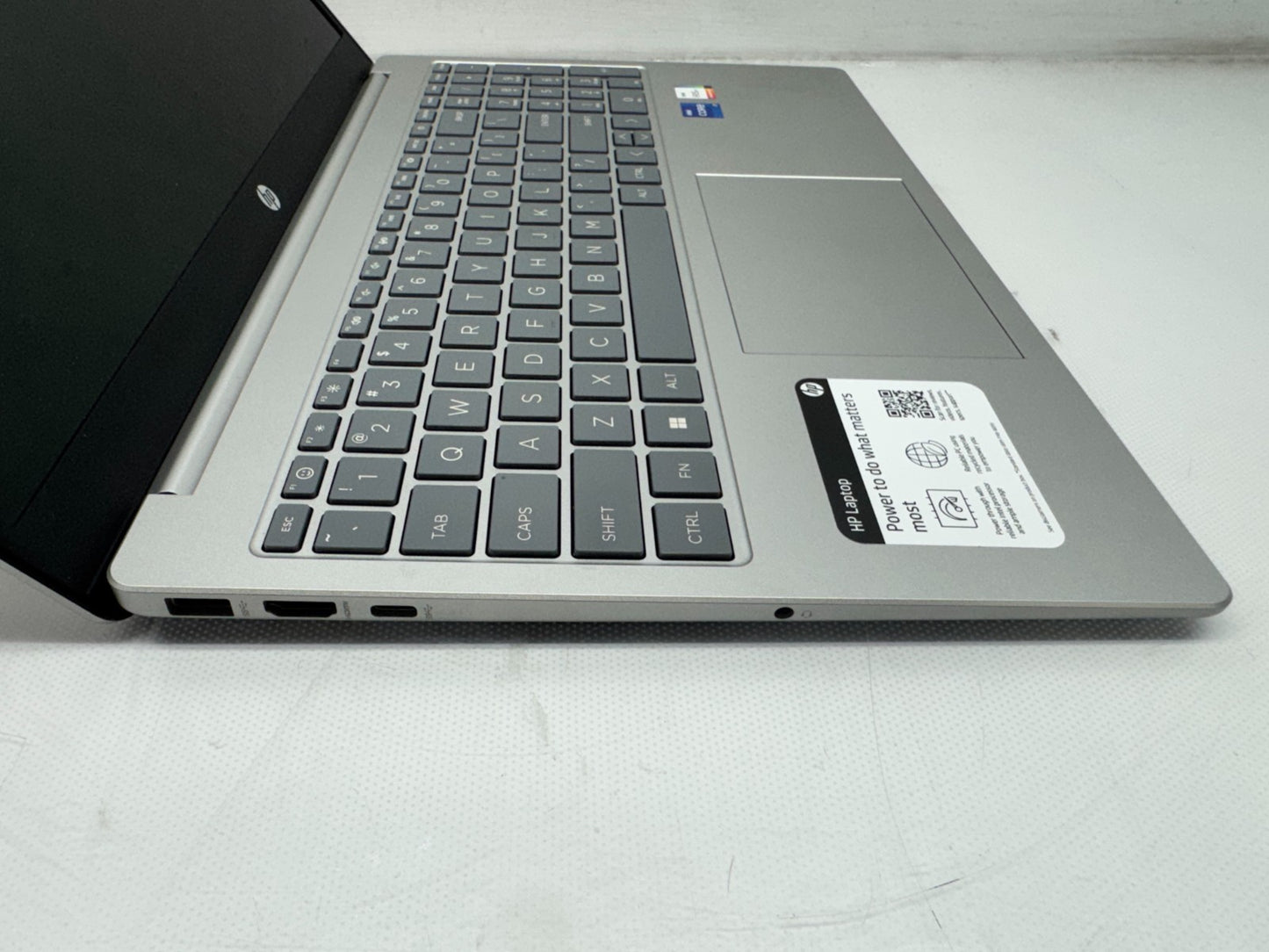 HP Laptop 15-fd0107dx Intel i7-1255U@1.7GHz 16GB 256GB Win11 W/AC *READ*