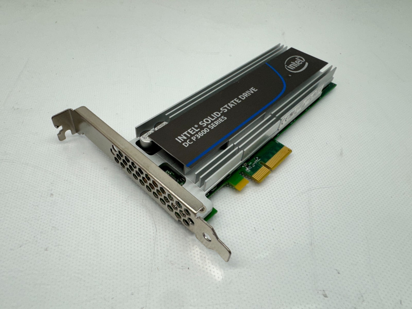 Intel DC P3600 Series 1.6TB PCIe NVMe SSD SSDPEDME016T4P w/ High Profile Bracket