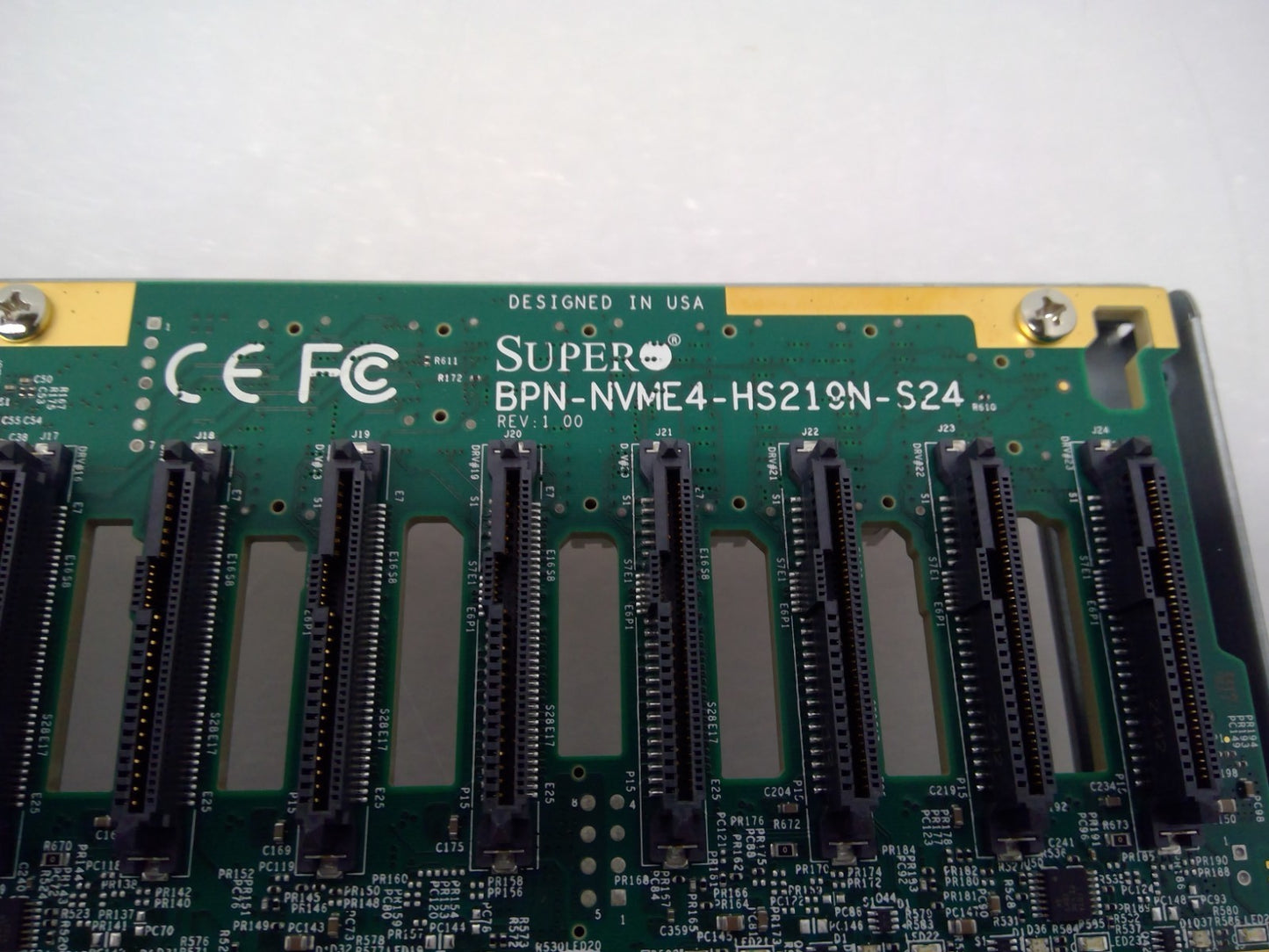 Supermicro BPN-NVME4-HS219N-S24 2U 24-slot 2.5" NVMe/SAS/SATA