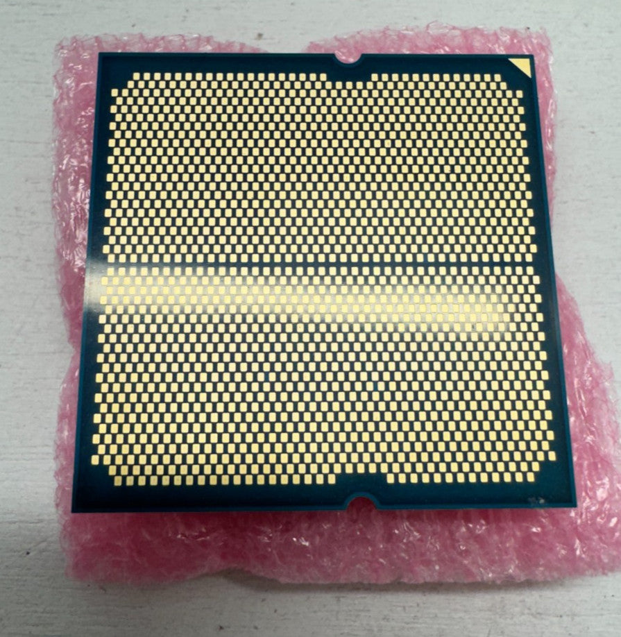 AMD Ryzen 7 9700X Desktop Processor Socket AM5 3.8 GHz, 8-Core, 16-Thread *READ*