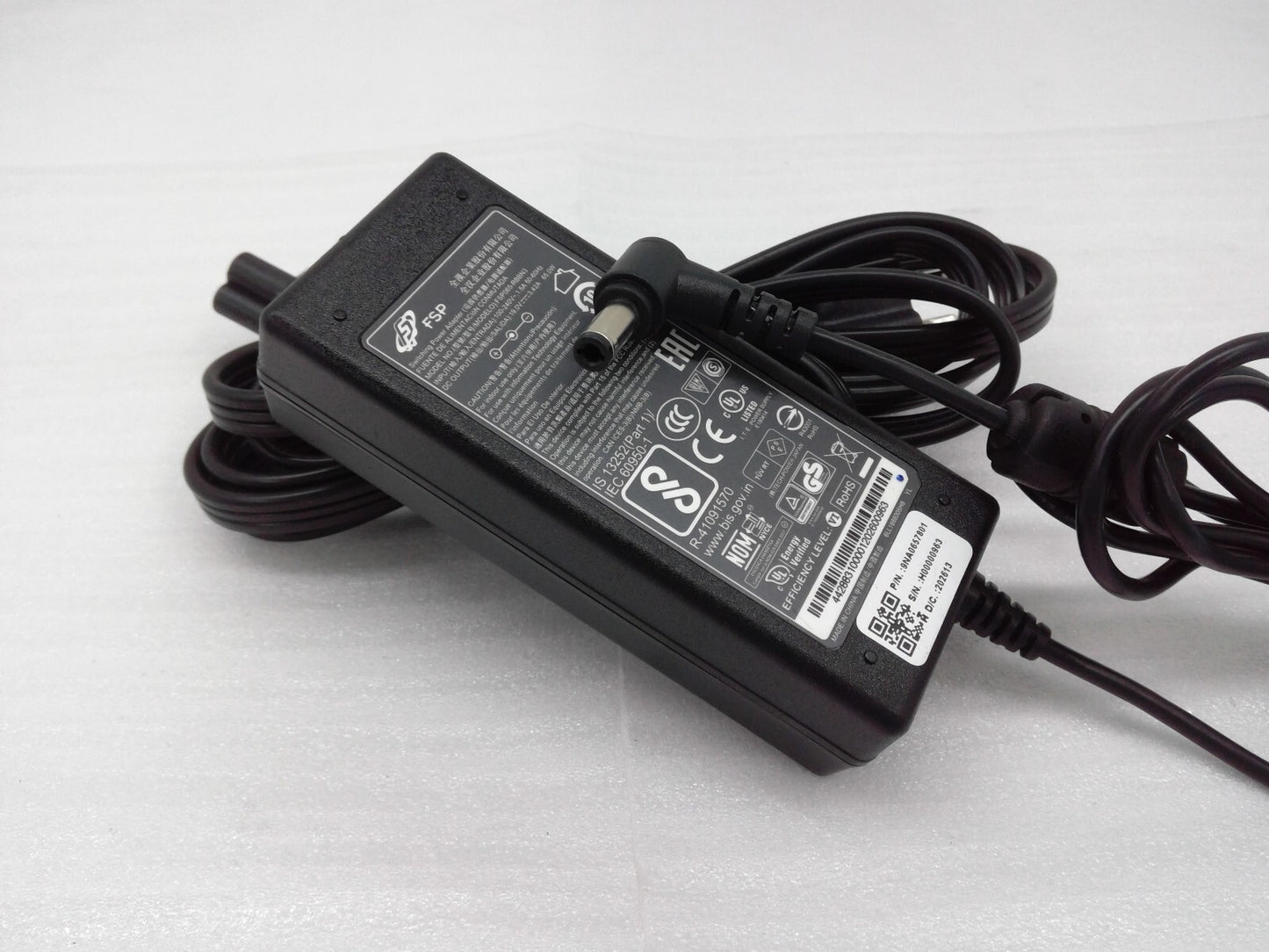 Original OEM  FSP FSP065-RBBN3 AC Adapter Power Supply 65W 19V 3.42A  5.5*2.5mm