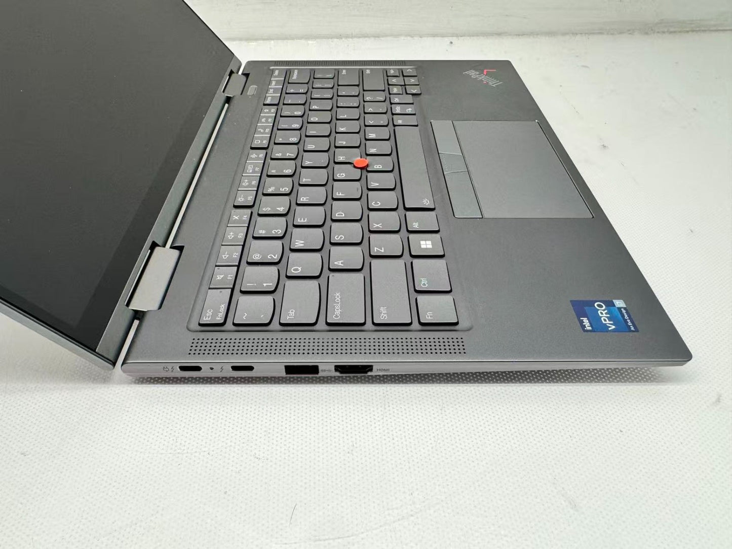 Lenovo ThinkPad X1 Yoga 8th Gen 14" Intel i7-1370P@1.90GHz 64GB 512GB *READ*