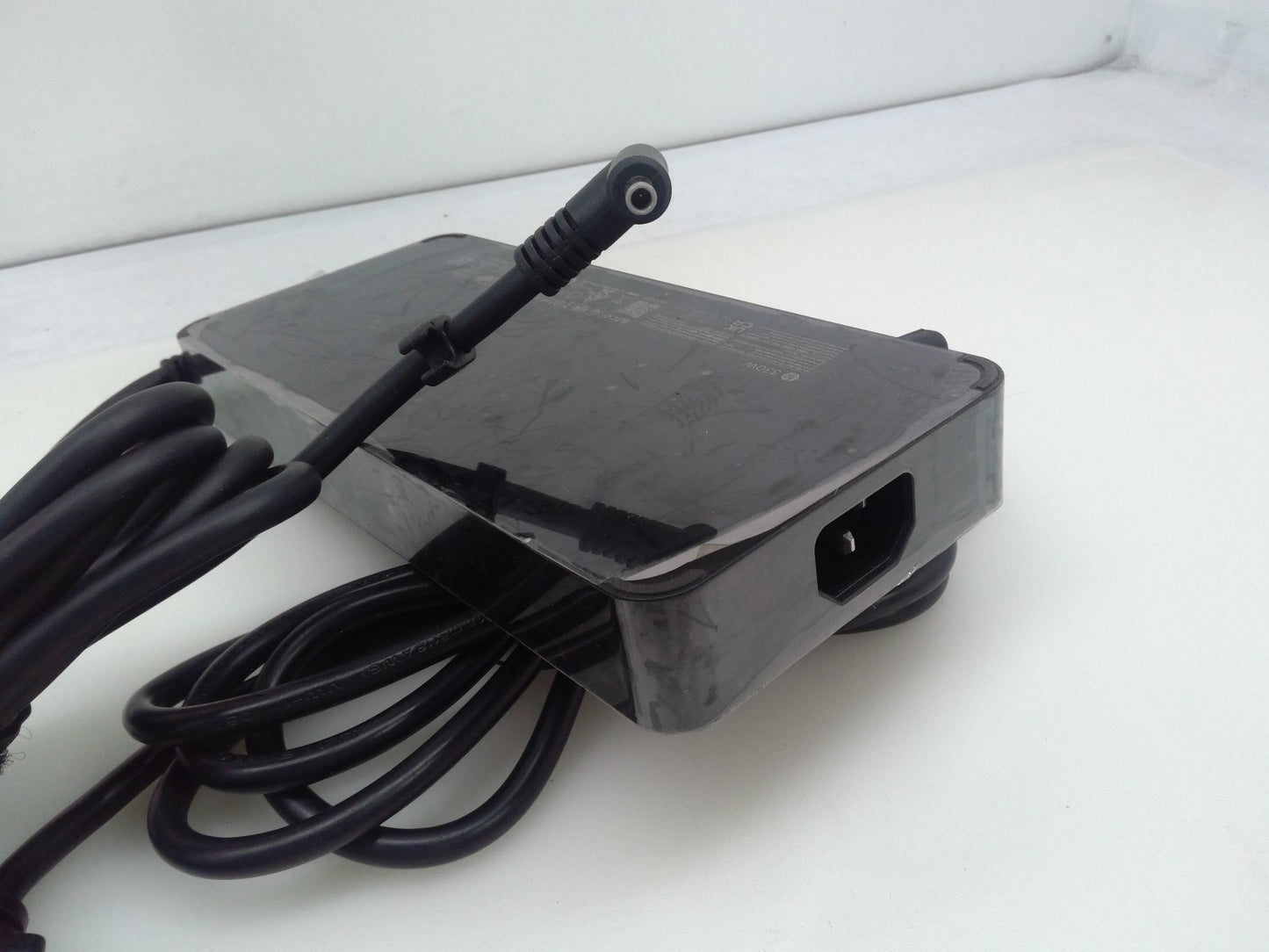 Genuine 330W Charger HP N80119-001 TPN-LA32 TPN-DA33 N74821-003 4.5*3.0mm