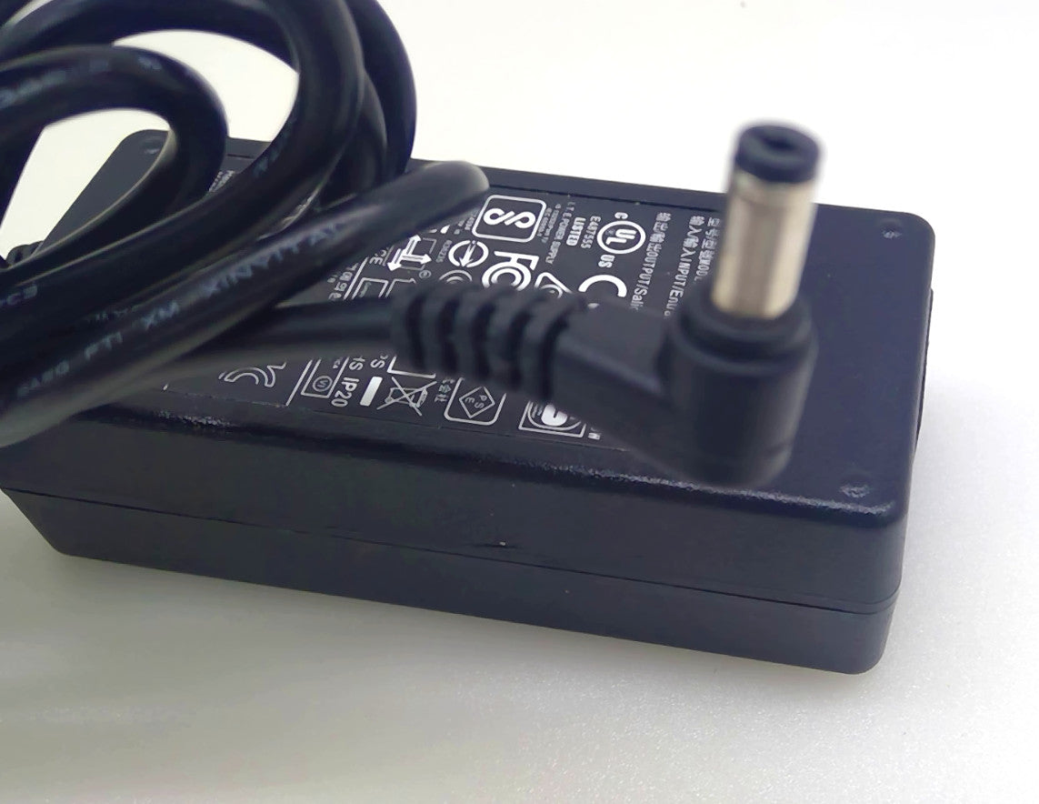 XH XH1200-5000 60W AC/DC Power Adapter 12V 5A Switching Power Supply w/ Cord