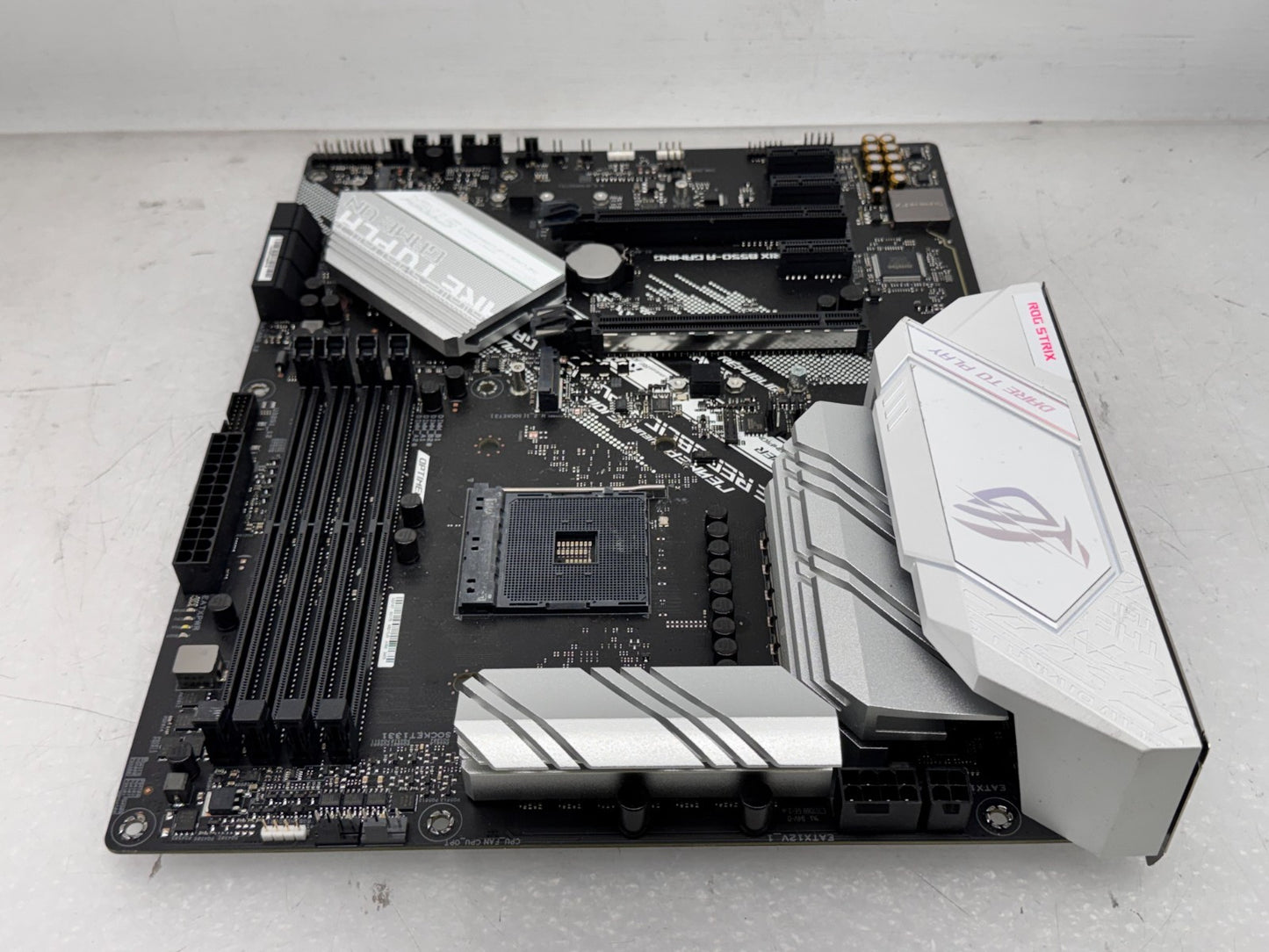 ASUS ROG STRIX B550-A GAMING AM4 DDR4 ATX motherboard