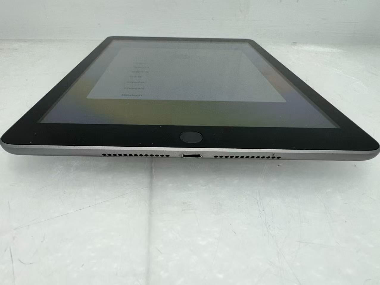 Apple iPad 6th Gen A1893 - MR7F2LL/A 32GB Wi-Fi - Space Gray B20 Locked "Read"
