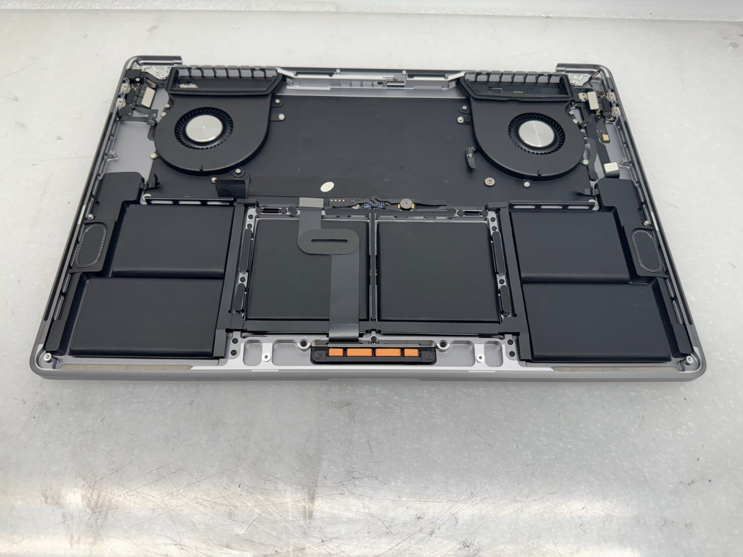 Apple MacBook Pro16” A2141 2018/ 2019 Palmrest Top Case Keyboard Gray w/ Battery