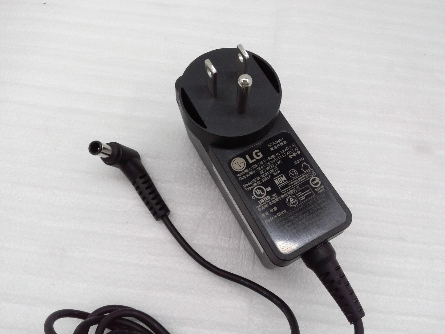 Original LG Monitor TV AD2138620 Type:055LF BAH 19V 1.7A 32.3W AC/DC Adapter