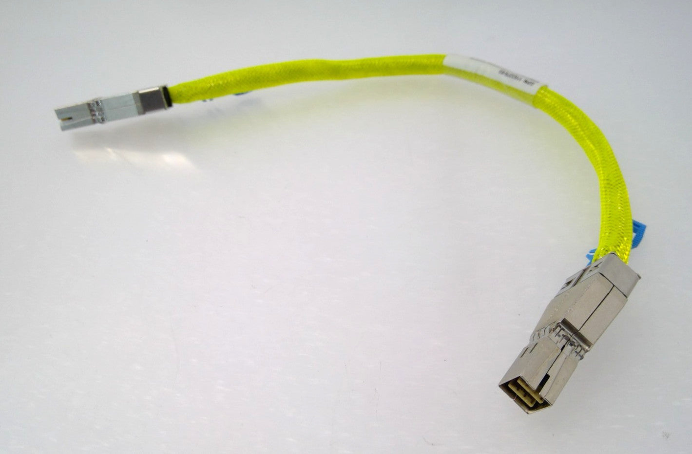 Amphenol Mini-SAS HD Cable SFF-8644 to SFF-8644 0.4m 30AWG NMDDJF-G106-03