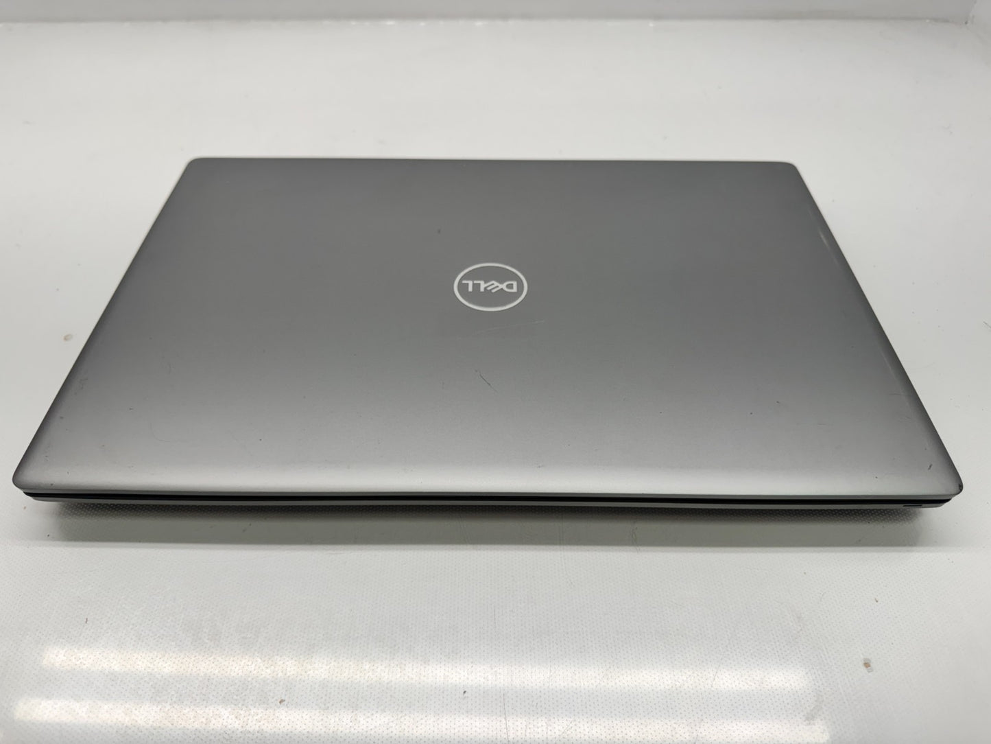 Dell Precision 7750 Xeon W-10855M@2.8GHz 32GB 512GB SSD RTX 3000 Window 11 *READ