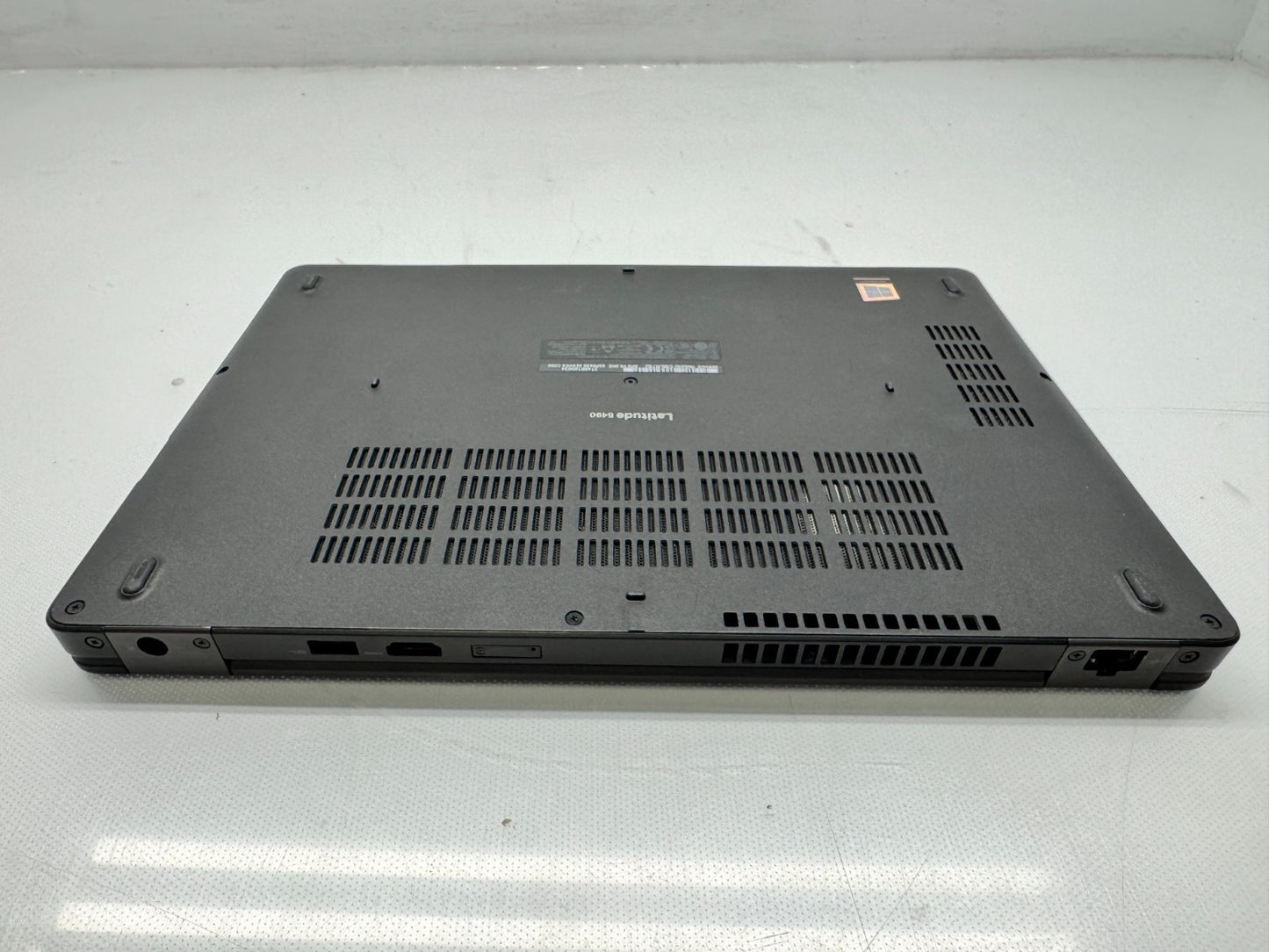 Dell Latitude 5490 14" 1366 x 768 i5-7300U@2.60GHz 16G RAM 256GB SSD Win11 *READ
