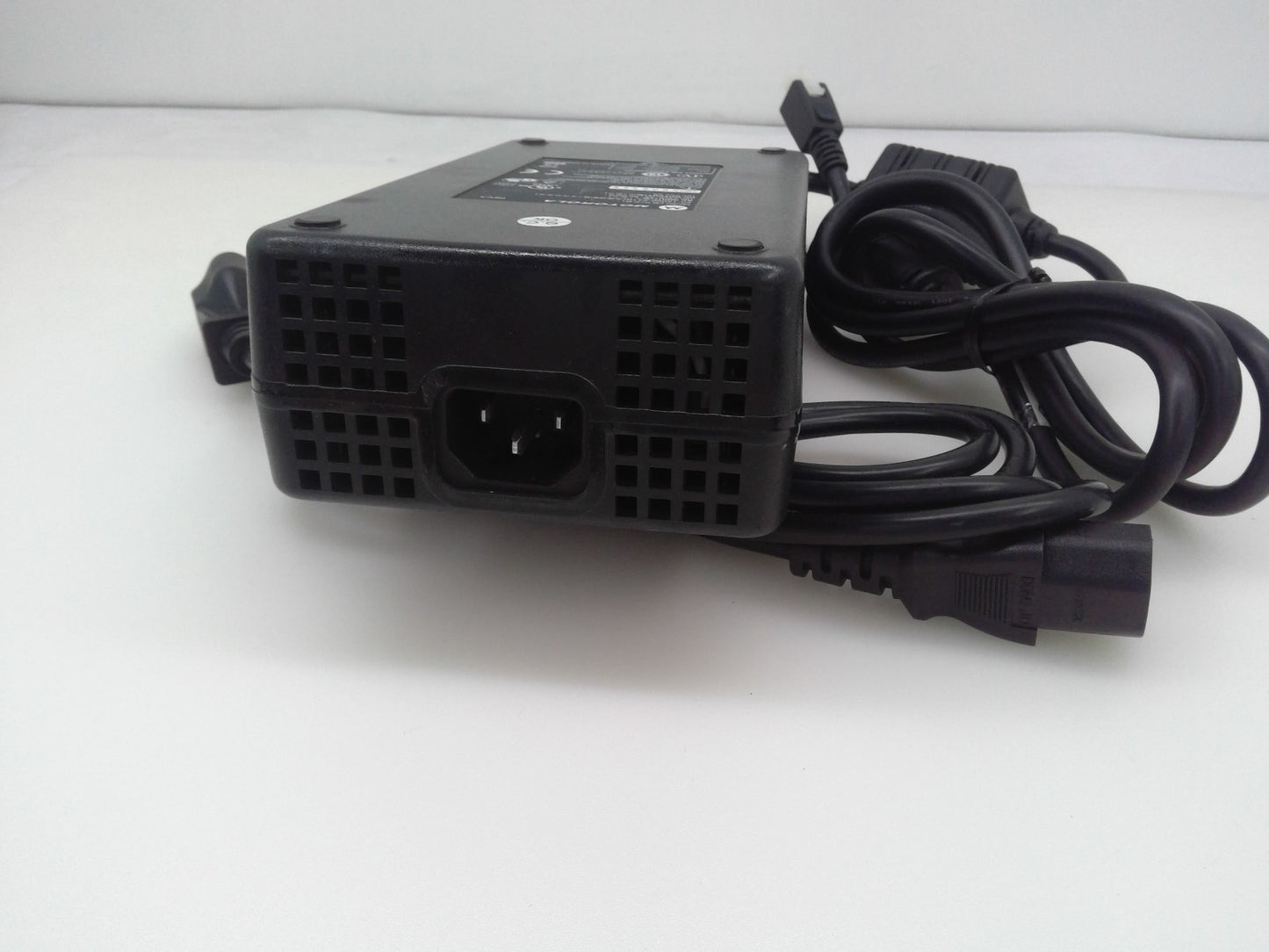 OEM Motorola 50-14000-241R 100-240V-3A 50/60Hz 12V 9A W/Cable /Cord
