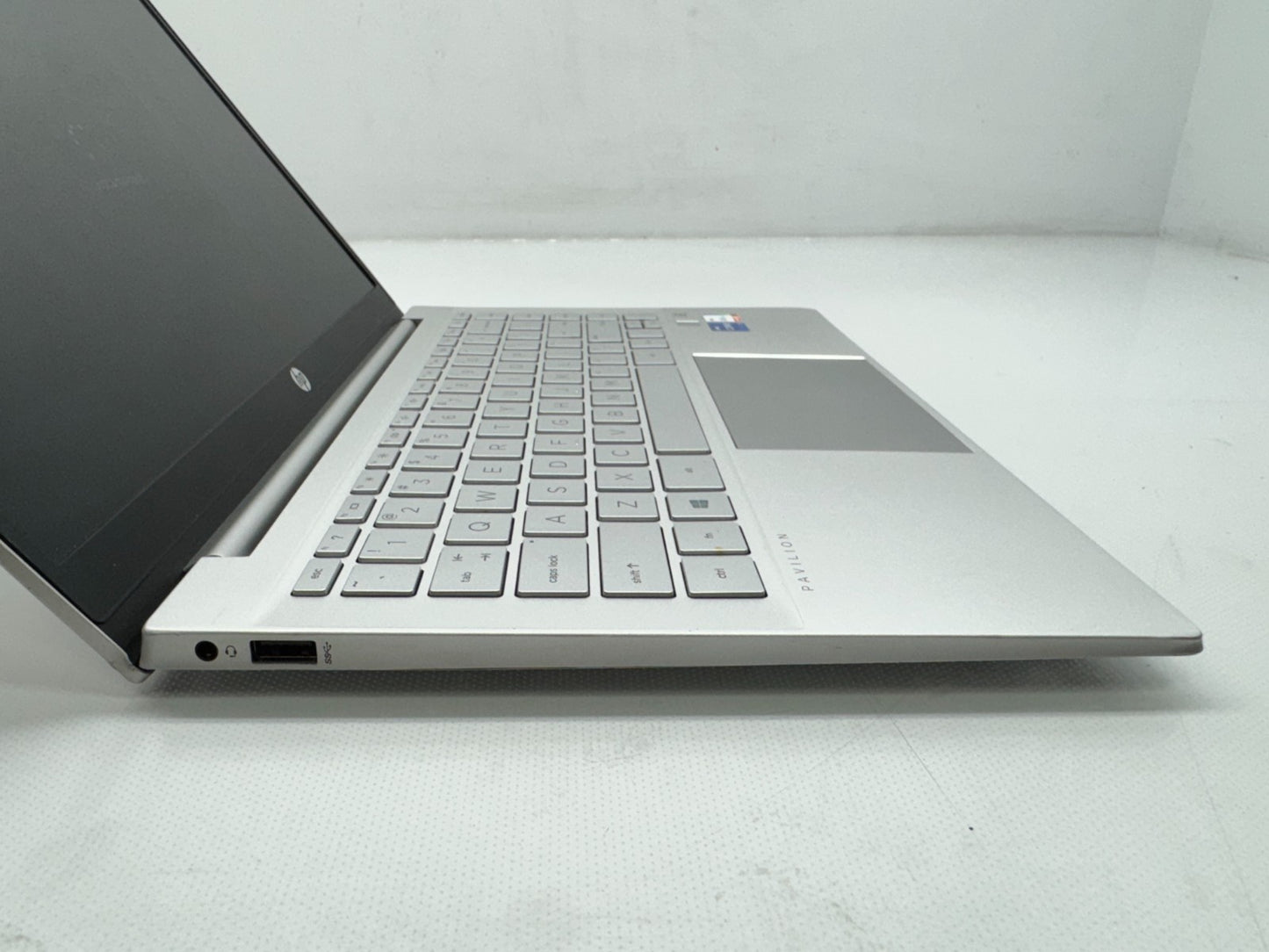 HP Pavilion 14-dv1097nr i7-1195G7@2.90GHz 16G RAM 256G SSD W/AC Window 11 *READ*