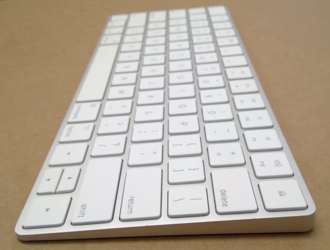 Apple A1644 Magic Keyboard Rechargeable Wireless Bluetooth NO CABLE