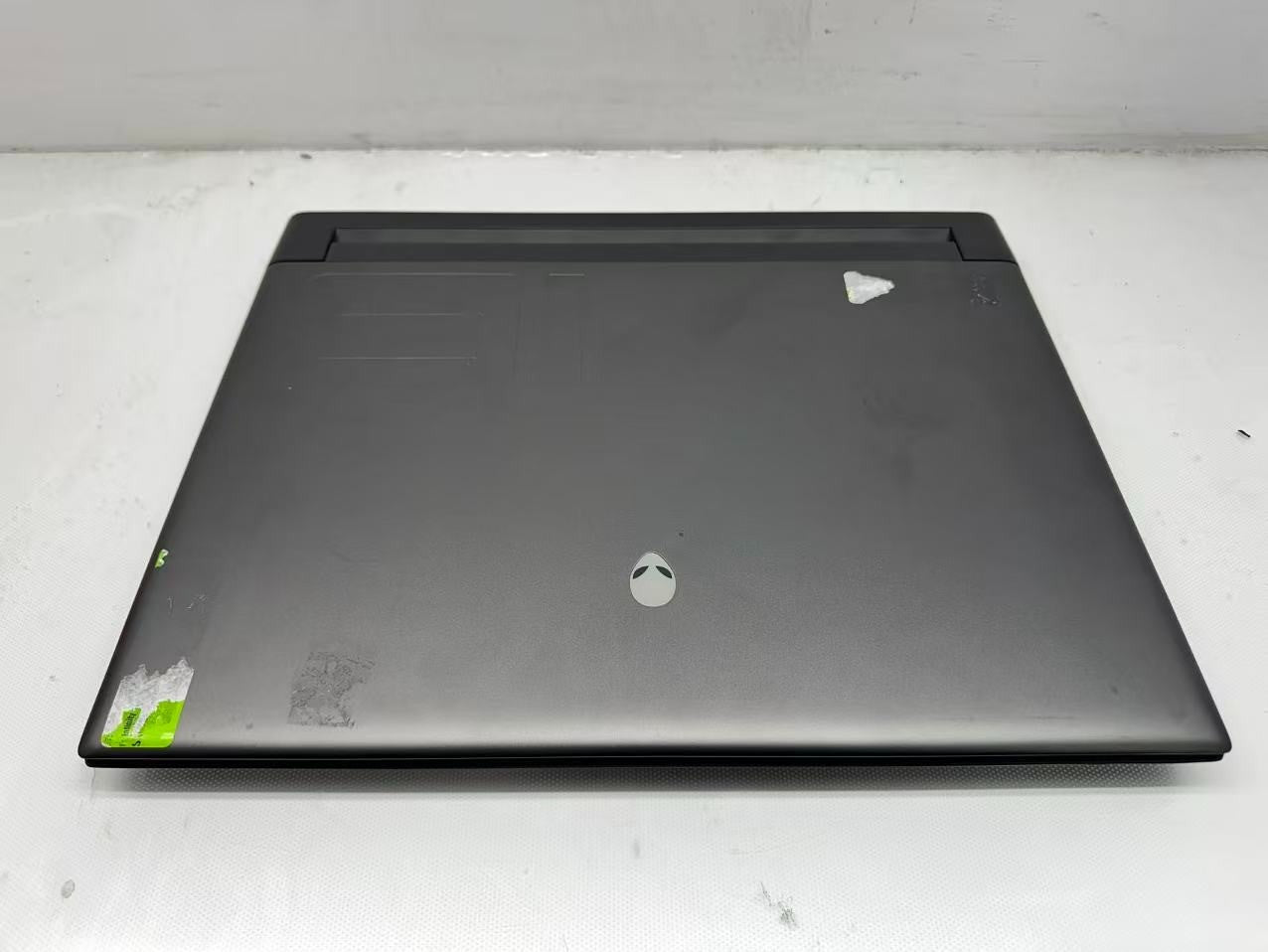 Dell Alienware M18 R1 18" Ryzen 9 7945@2.5GHz 32GB RAM 1TB SSD RX 7900M *READ*