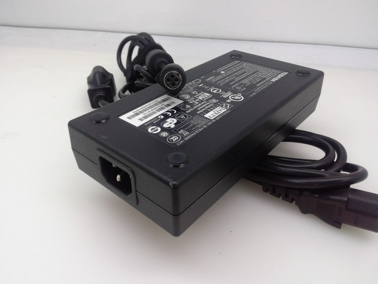 Original 19V 9.5A PA5084E-1AC3 For Toshiba 180W Qosmio DX730 X300 X770 X870 X205