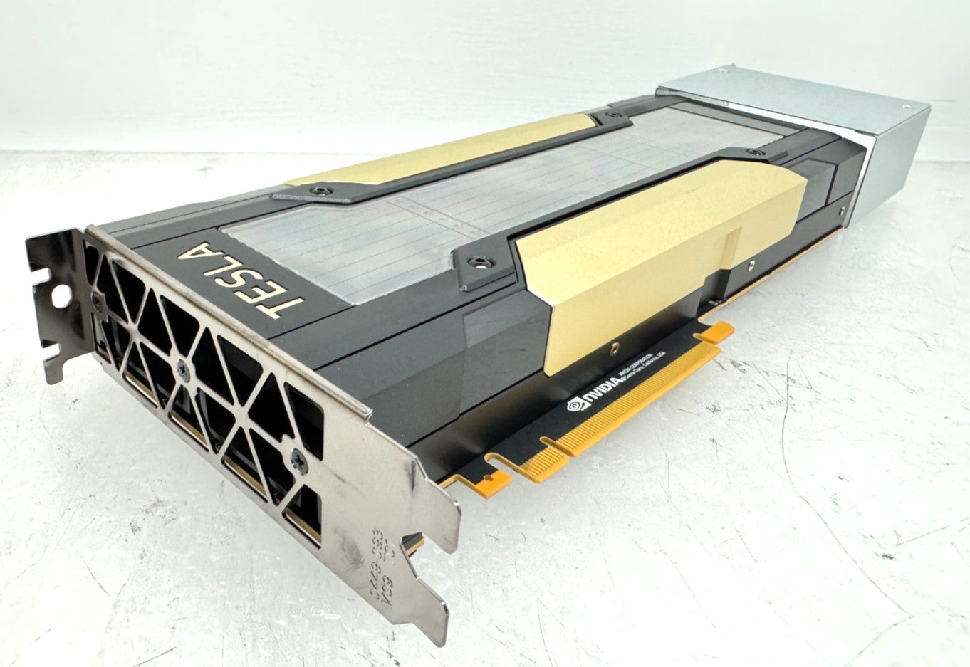 PG500 NVIDIA Tesla V100 PCIe 16GB 699-2G500-0200-300