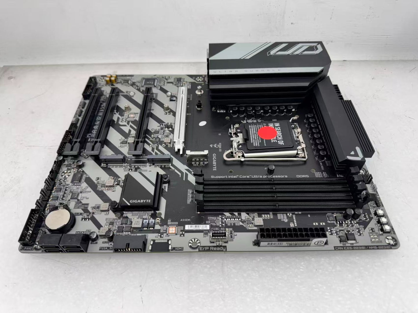 *For Parts* GIGABYTE Z890 UD WIFI6E Intel LGA 1851 ATX motherboard *Not Working*