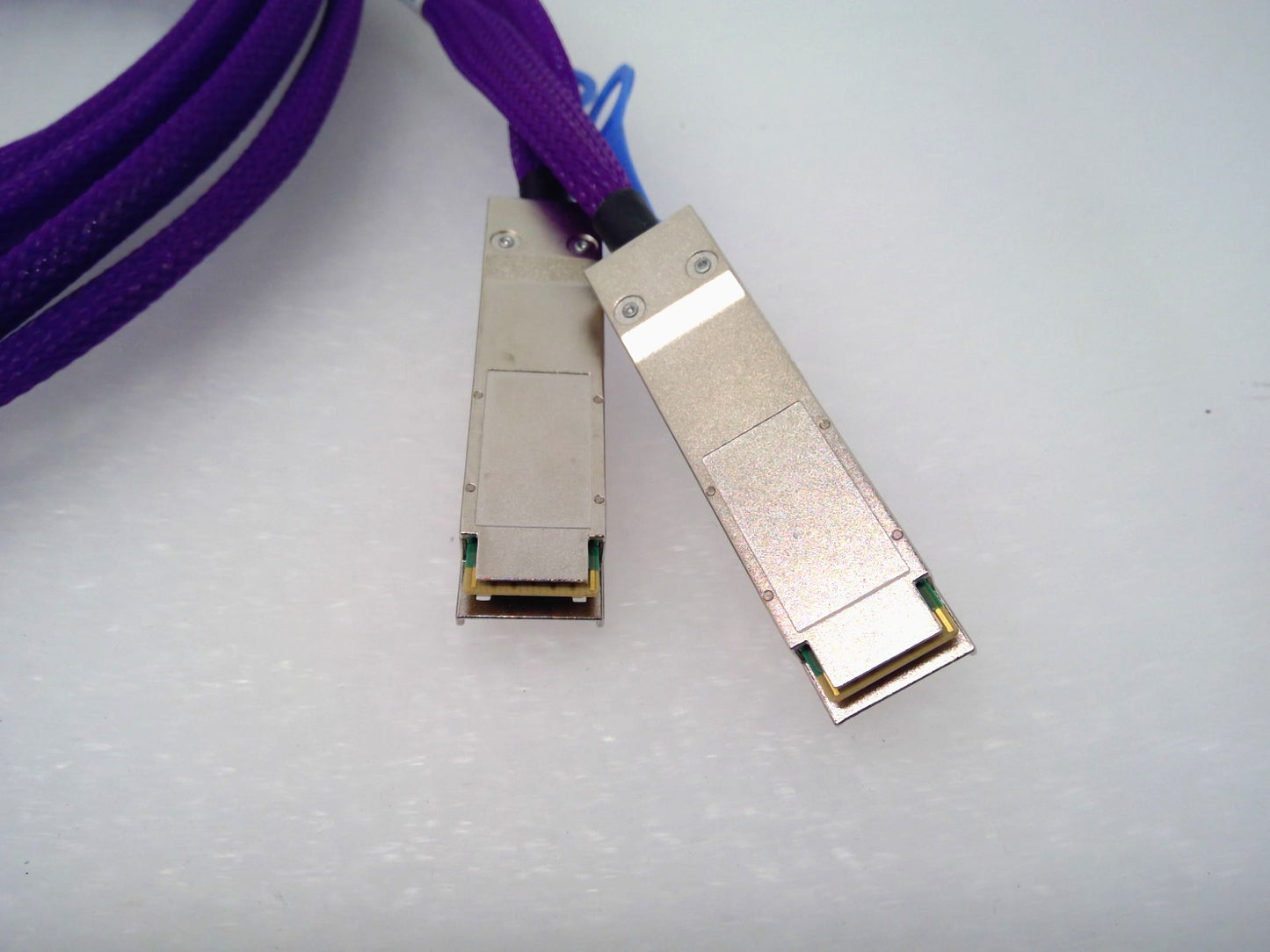 Amphenol 800G OSFP to 2x 400G QSFP112 Breakout DAC Cable 2.5M NDVRY2-G605