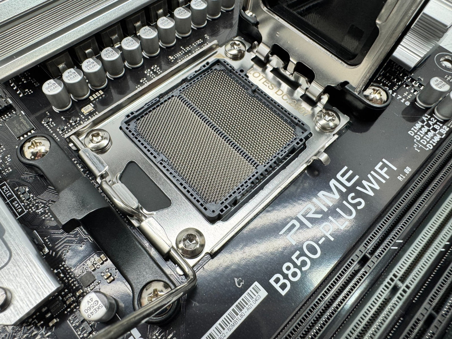 ASUS PRIME B850-PLUS WIFI Motherboard DDR5 AMD  Socket AM5 *READ*