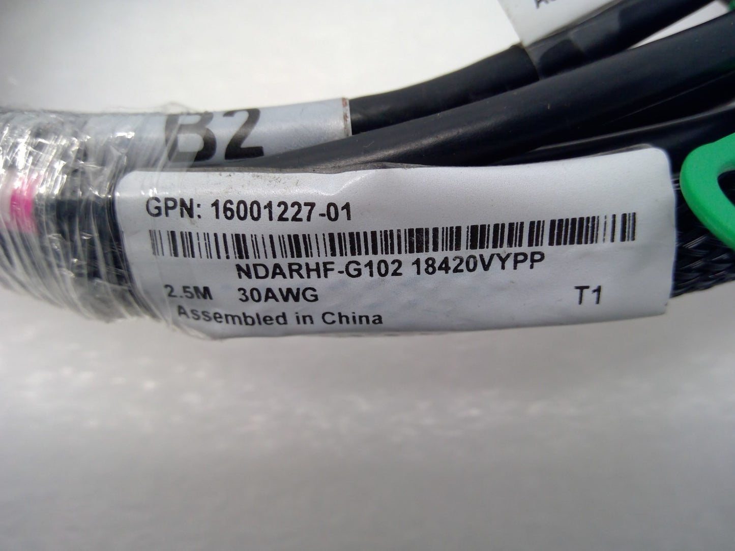 Amphenol NDARHF-G102 100G QSFP28 to 2x 50G QSFP28 DAC Splitter Cable 2.5m 30AWG