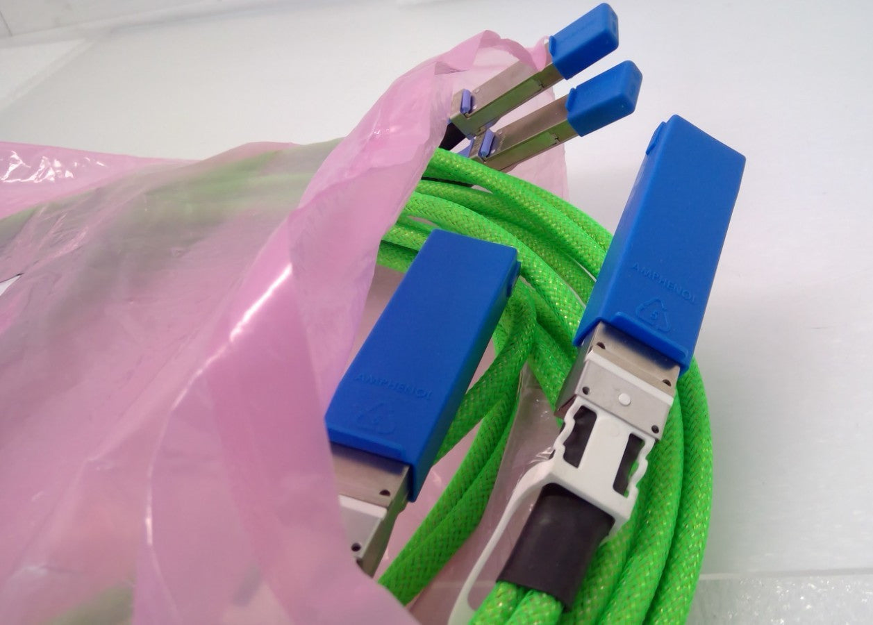OPEN BOX Amphenol 2X400G OSFP TO 2x400G QSFP112 DAC Cable 3.5M 26AWG NJJRBB-G610