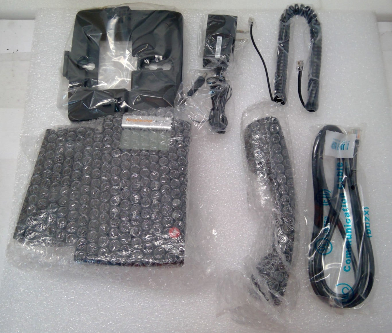 Polycom VVX 201 IP Phone RingCentral Co-Branded 2-Line VoIP Phone 2314-4045 READ