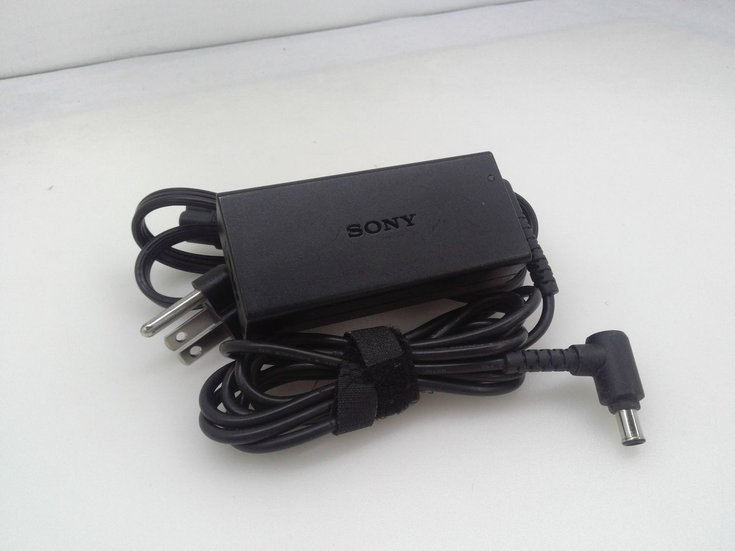 Genuine Sony Laptop Charger AC Adapter Power  VGP-AC19V76 ADP-45CE B 45W 2.3A