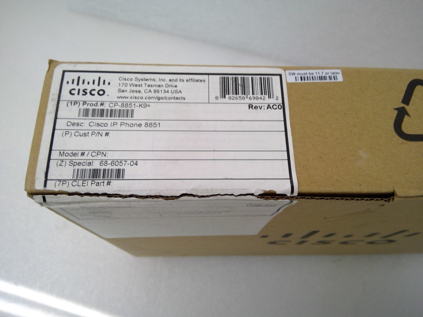 OPEN BOX Cisco IP Phone CP-8851-K9 5 Line VoIP Business Class Phone