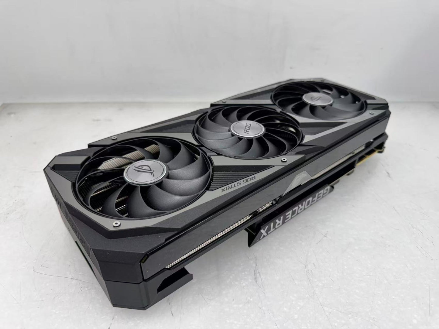 ROG STRIX NVIDIA GeForce RTX 3090 24GB GDDR6X GPU