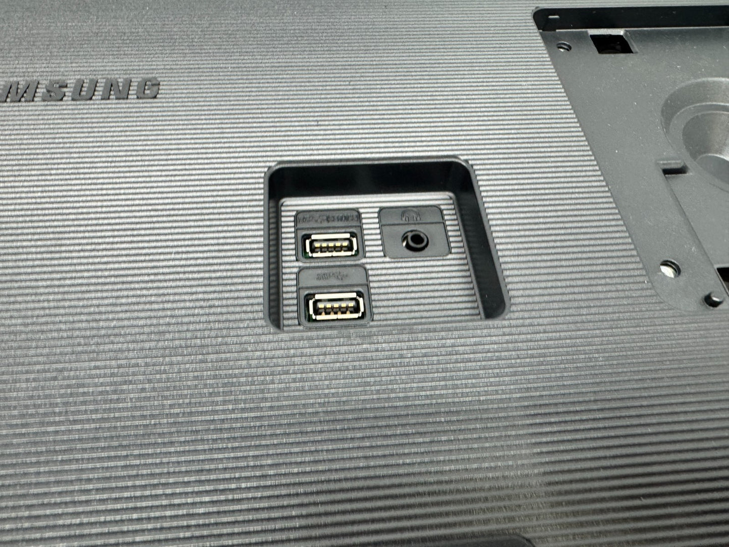 Samsung F32TU874VN 32 ViewFinity TU874 UHDMonitor,HDMI DisplayPort NoStand *READ