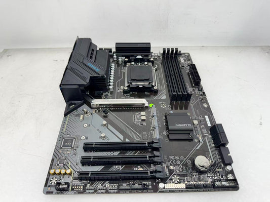 GIGABYTE B850 GAMING WIFI6 AMD AM5 LGA 1718 Motherboard, ATX, DDR5 *READ*