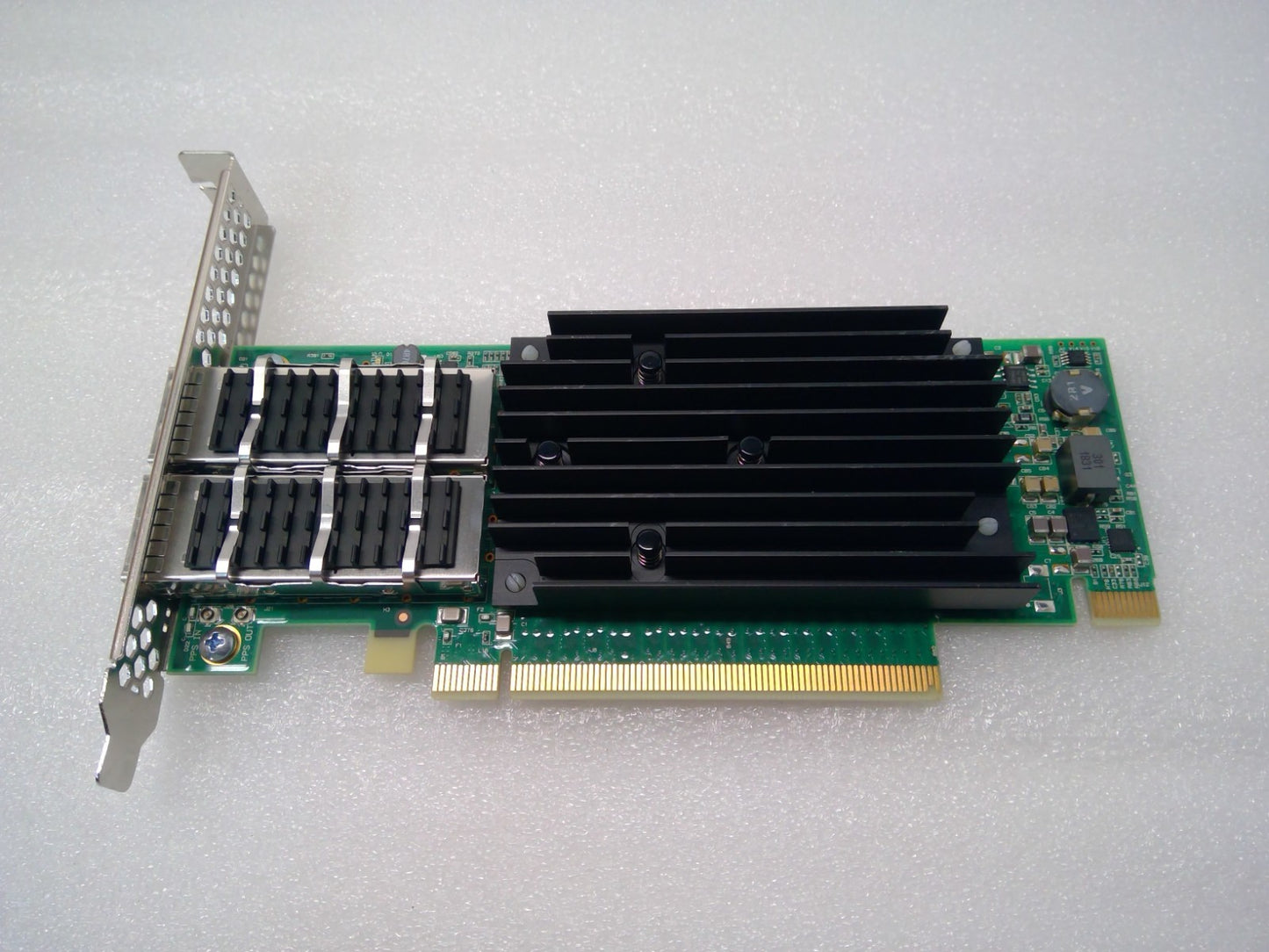 SOLARFLARE SR204 SF10-050122 - Dual-Port 10/40GbE QSFP+ PCl-e Adapter