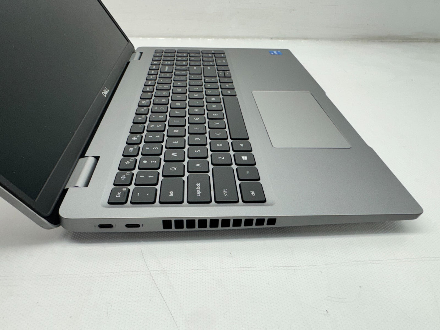 Dell Latitude 5520 15.6" i5-1145G7@2.6GHz 16G RAM 256GB SSD Windows 11 *Read*