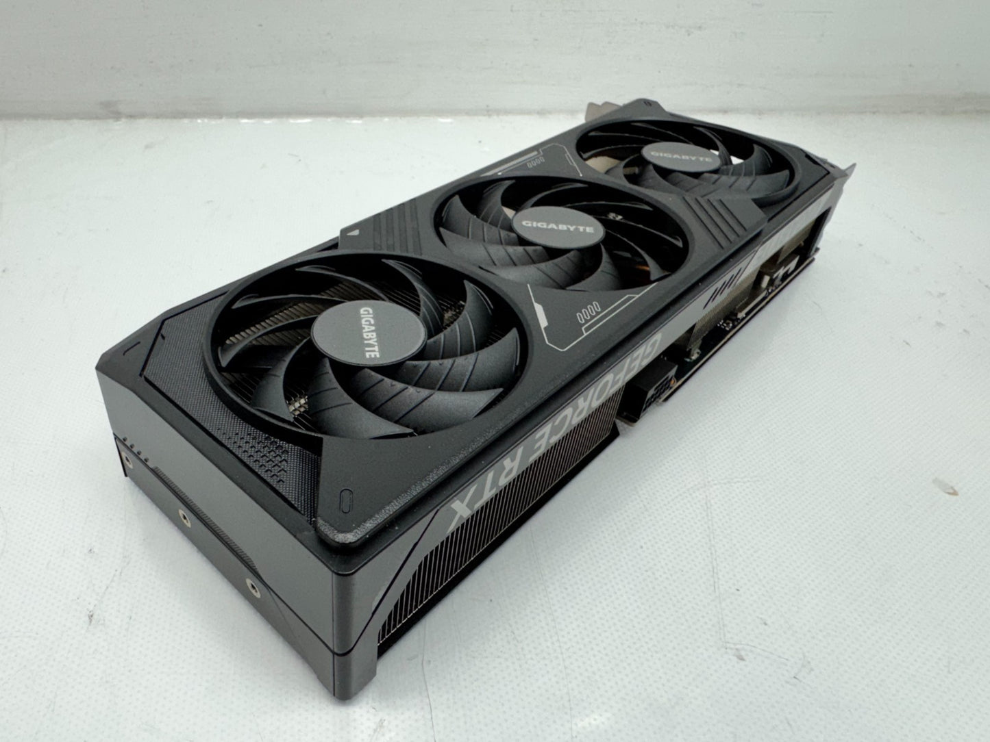 GIGABYTE GeForce RTX 5070 12GB GDDR7 Graphics GV-N5070WF3OC-12GD **READ**