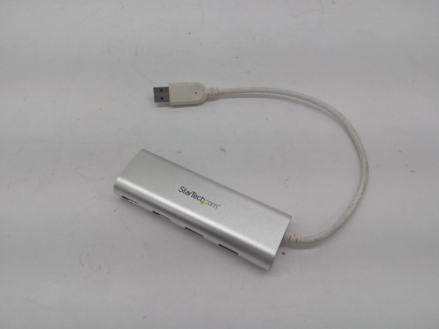 StarTech ST43004UA 4 Port Portable USB 3.0 Hub with Built-in Cable - Aluminum