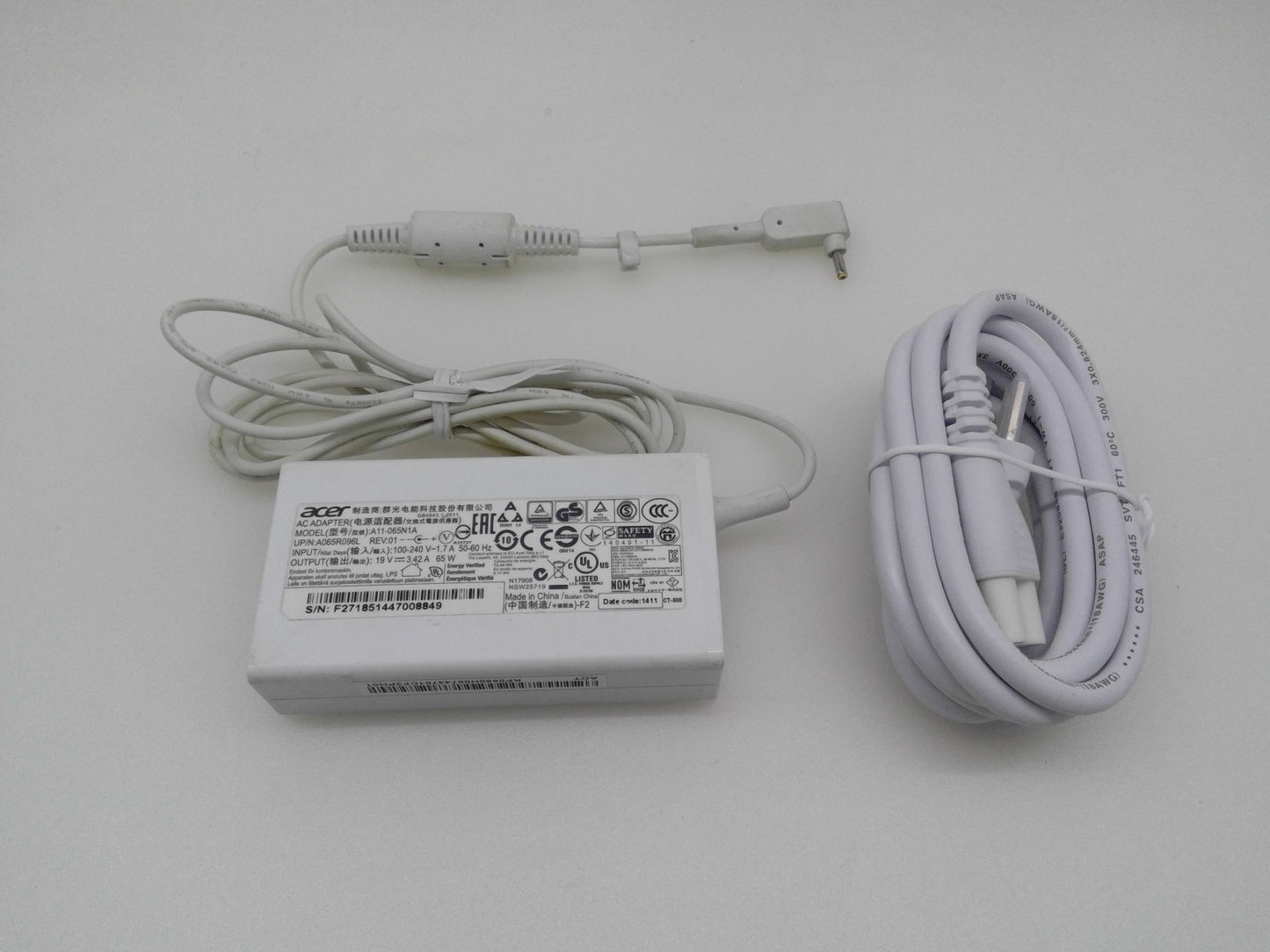 Genuine Acer A11-065N1A Power Supply 19V 3.42A 65W White AC Adapter 3.0x1.1mm